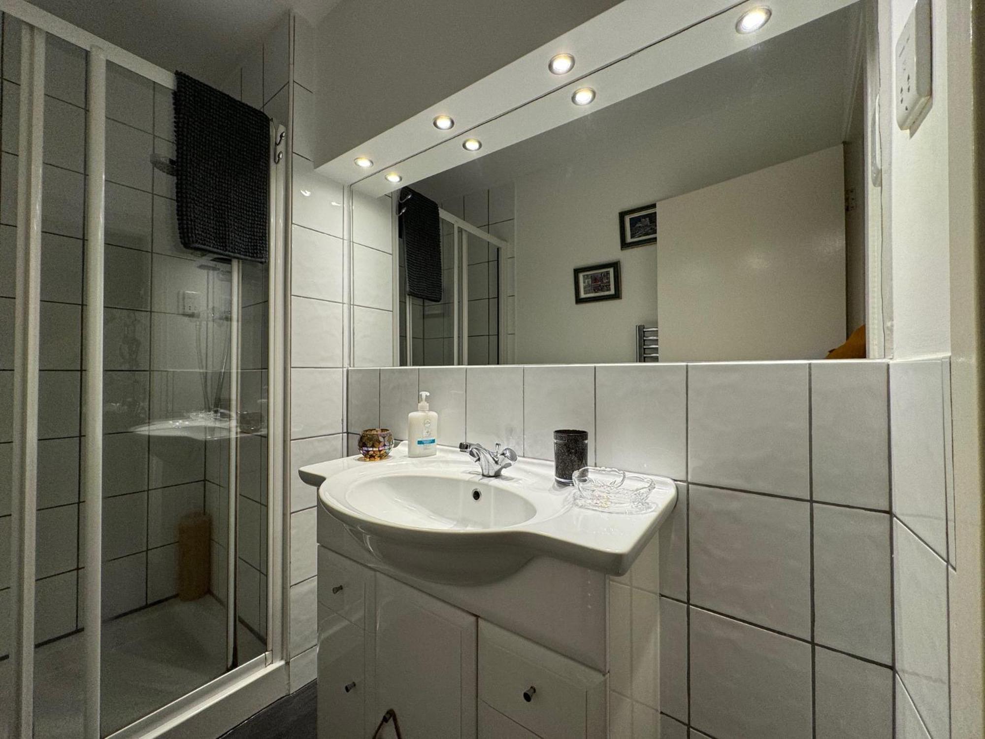 Edinburgh Two Bedroom Apartment With Free Side Street Parking 24 Hours Exteriér fotografie